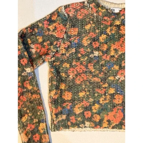 Zara Women's Floral Wool Blend Knit Cropped Sweater Small Granny Flowers - Picture 3 of 7